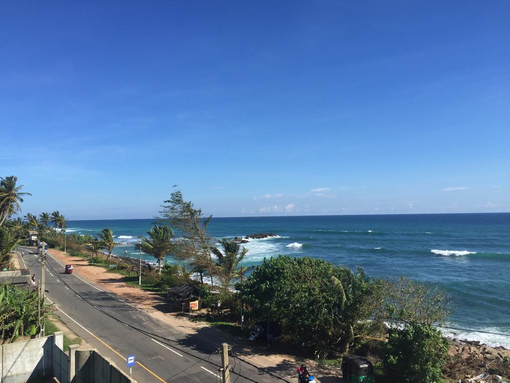 Cheeky Monkey Surf Camp Ξενοδοχείο Weligama Εξωτερικό φωτογραφία