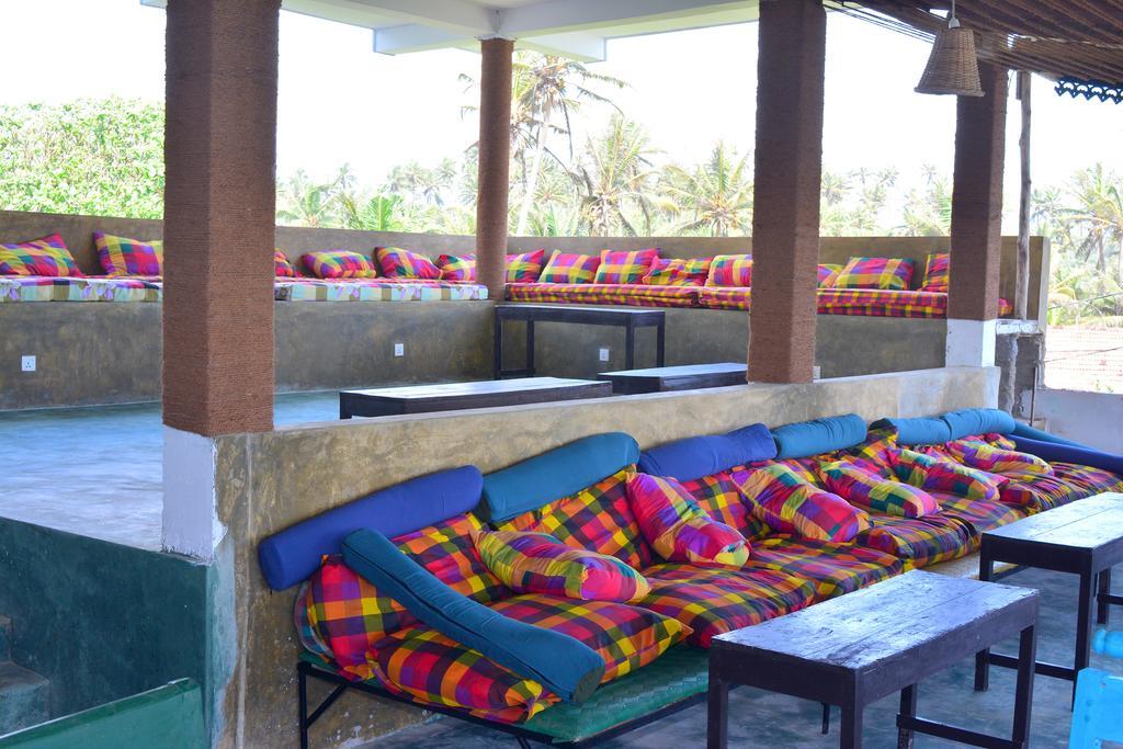 Cheeky Monkey Surf Camp Ξενοδοχείο Weligama Εξωτερικό φωτογραφία