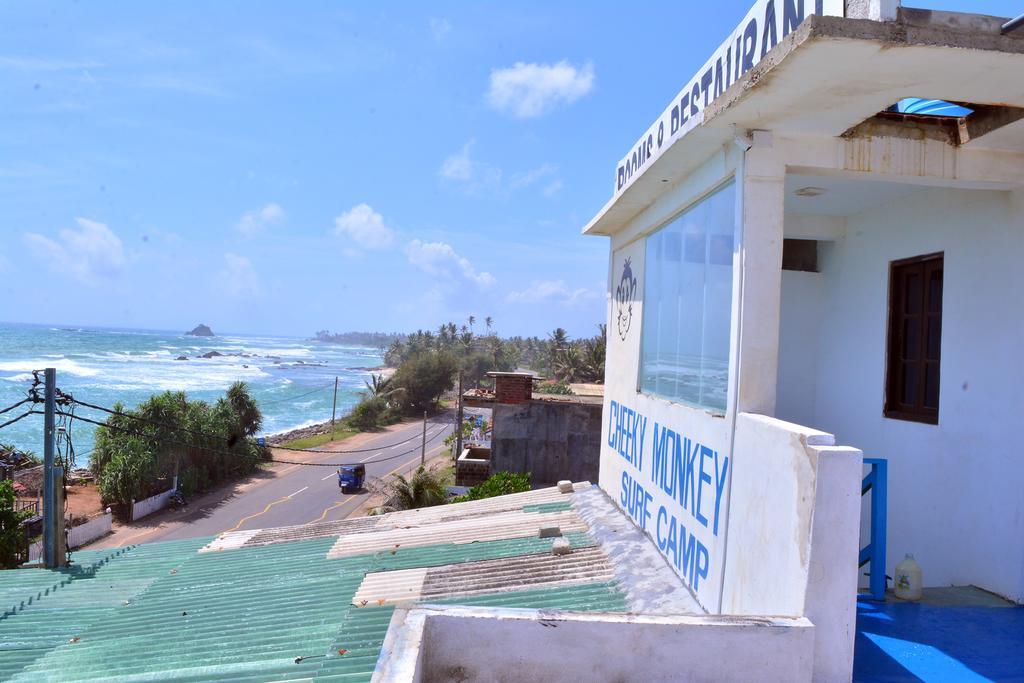 Cheeky Monkey Surf Camp Ξενοδοχείο Weligama Εξωτερικό φωτογραφία
