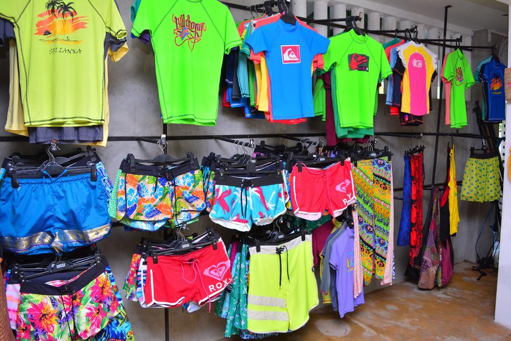 Cheeky Monkey Surf Camp Ξενοδοχείο Weligama Εξωτερικό φωτογραφία