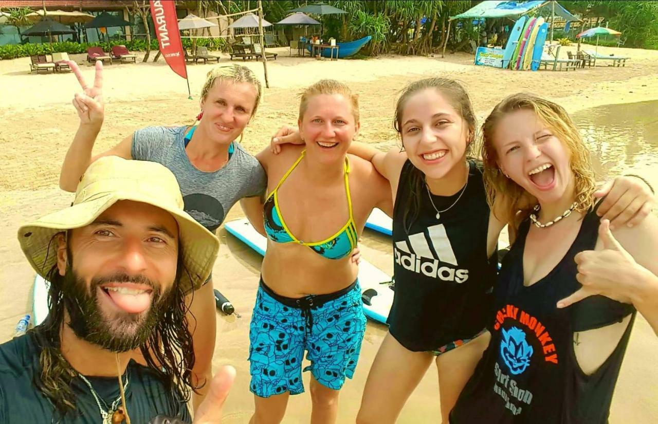 Cheeky Monkey Surf Camp Ξενοδοχείο Weligama Εξωτερικό φωτογραφία